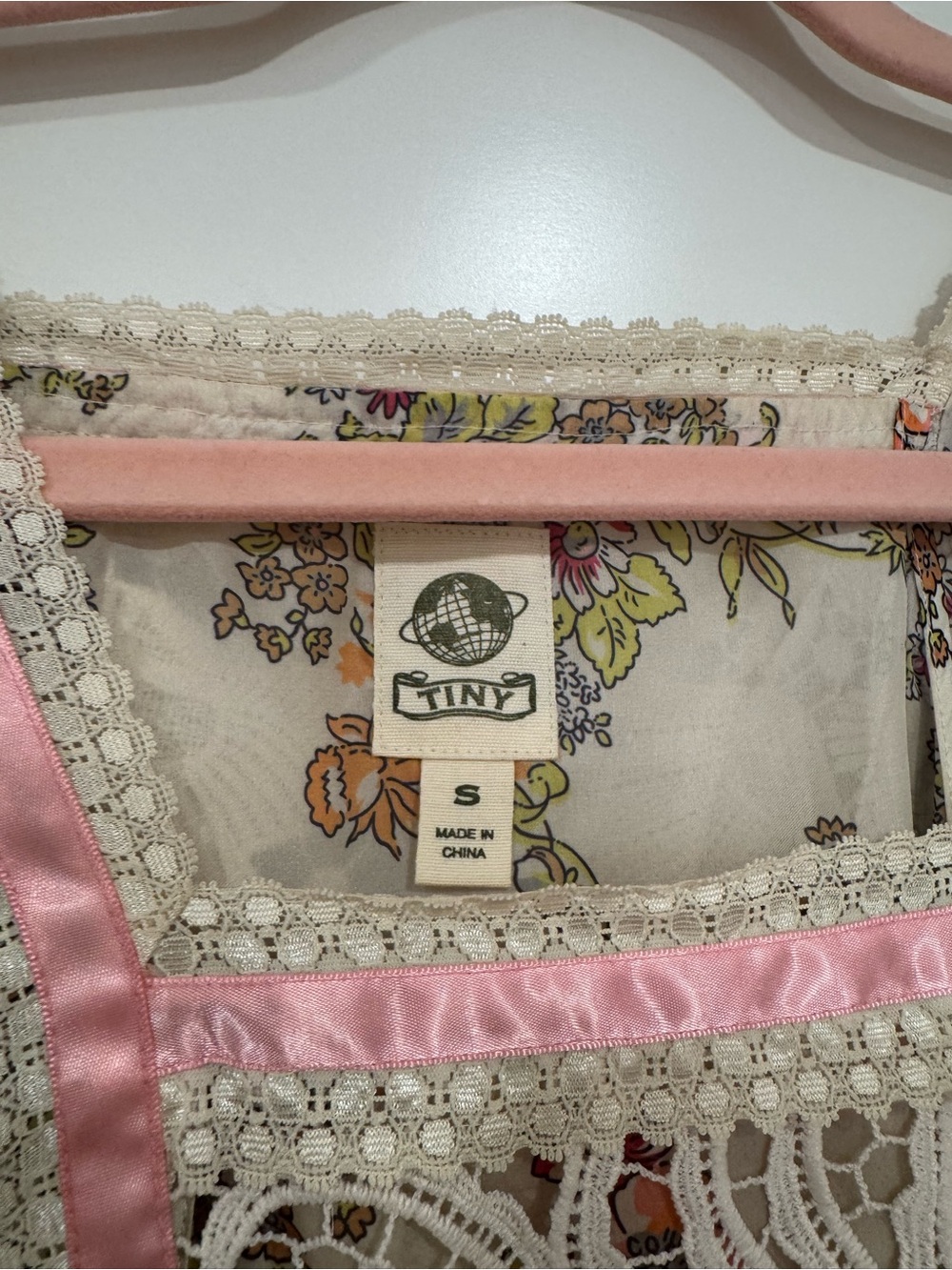 Anthropologie Floral Lace-Trim Tie-Front Tunic in Pink & Cream - Picture 5 of 6